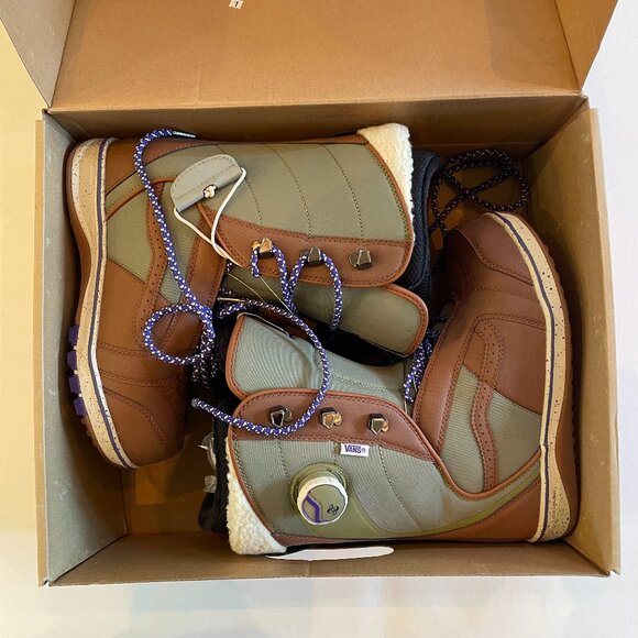 Never Worn Vans Ferra - Hana Beaman's Pro Model Snowboard Boots | Women's Size 8 - Picture 1 of 11